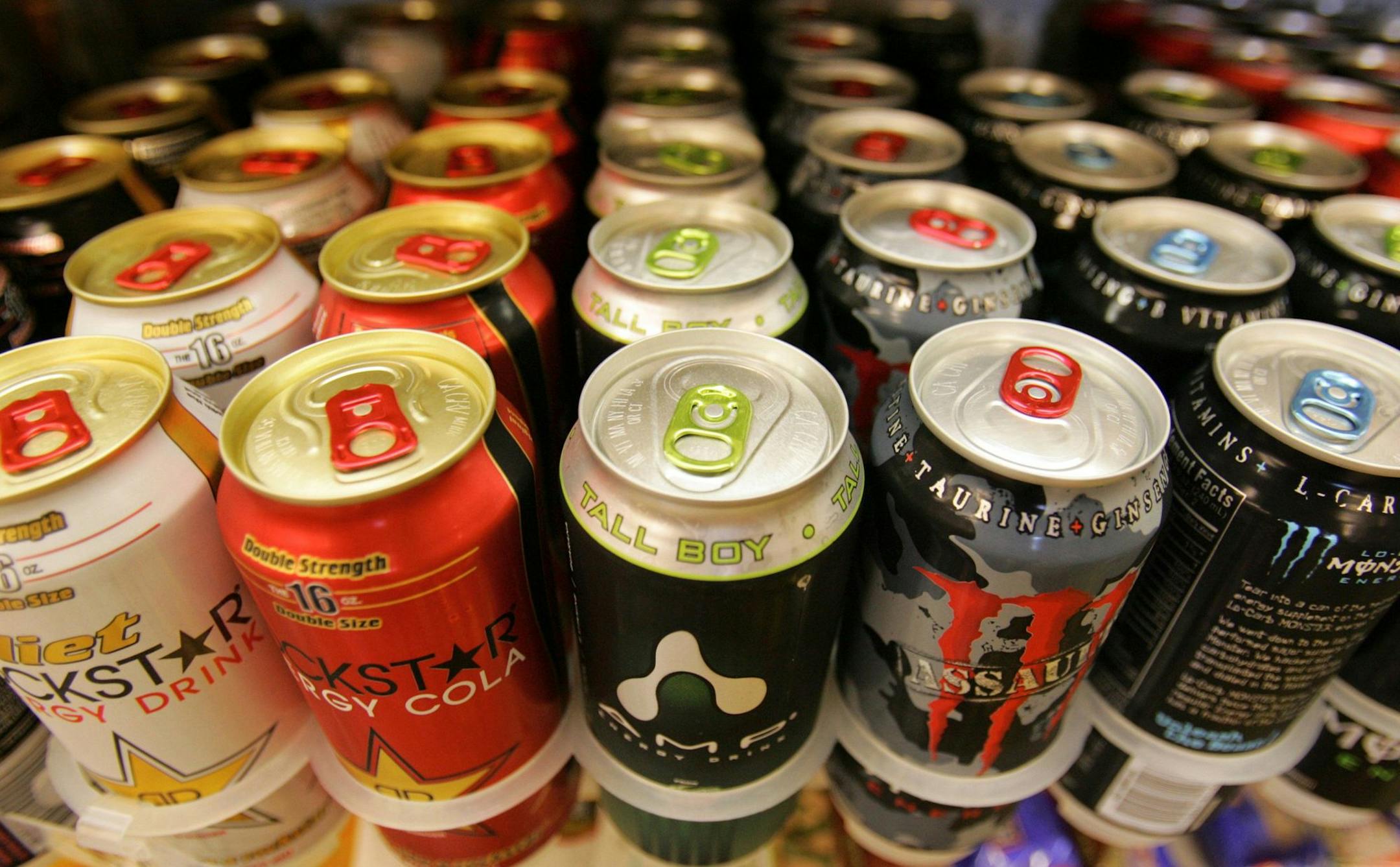 -- NO MAGS, NO SALES -- KRT US NEWS STORY SLUGGED: MED-ENERGYDRINKS KRT PHOTO BY LAURA MORTON/SEATTLE TIMES (August 15) Although energy drinks advertise they give you a boost, food and medical experts say they really don't provide that and the level of sugar and caffeine in some of the drinks can cause dehydration and be dangerous for the young and active. (gsb) 2005 ORG XMIT: 1020532