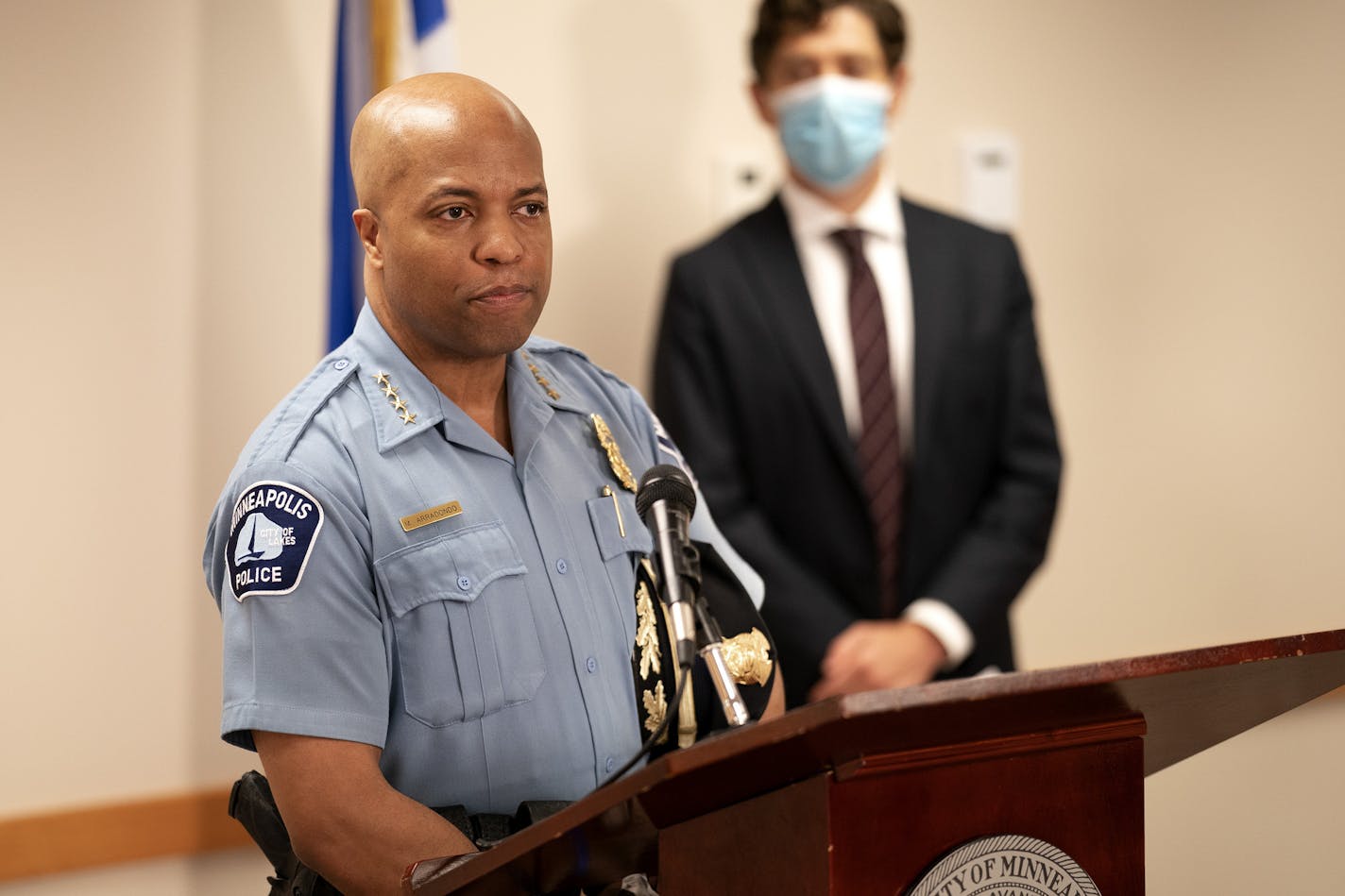 Police Chief Medaria Arradondo left and Mayor Jacob Frey unveiled new changes to the deadly use of force policy .] Jerry Holt •Jerry.Holt@startribune.comMinneapolis Mayor Jacob Frey and Police Chief Medaria Arradondo unveil new changes to the deadly use of force policy, aimed at encouraging officers to use the minimum amount of force necessary Wednesday 26,2020 in Minneapolis,MN.