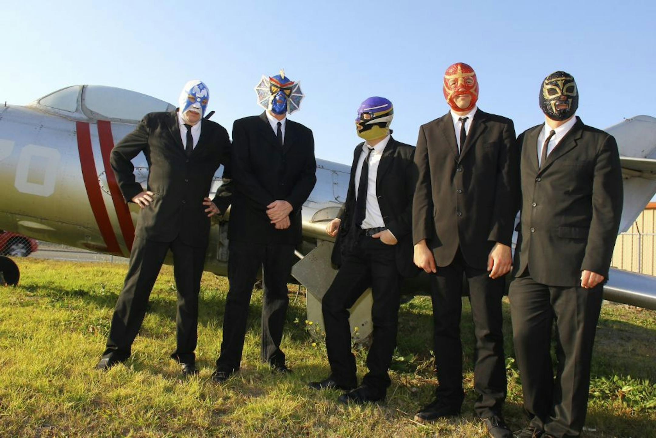 Los Straitjackets play the Fine Line on Tuesday.
