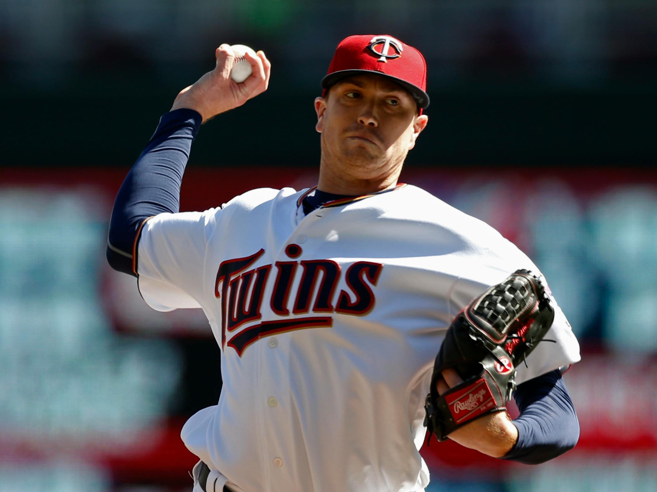 Minnesota Twins pitcher Kyle Gibson throws against the Toronto Blue Jays in the first inning of a baseball game Sunday, Sept. 17, 2017, in Minneapolis. (AP Photo/Jim Mone)