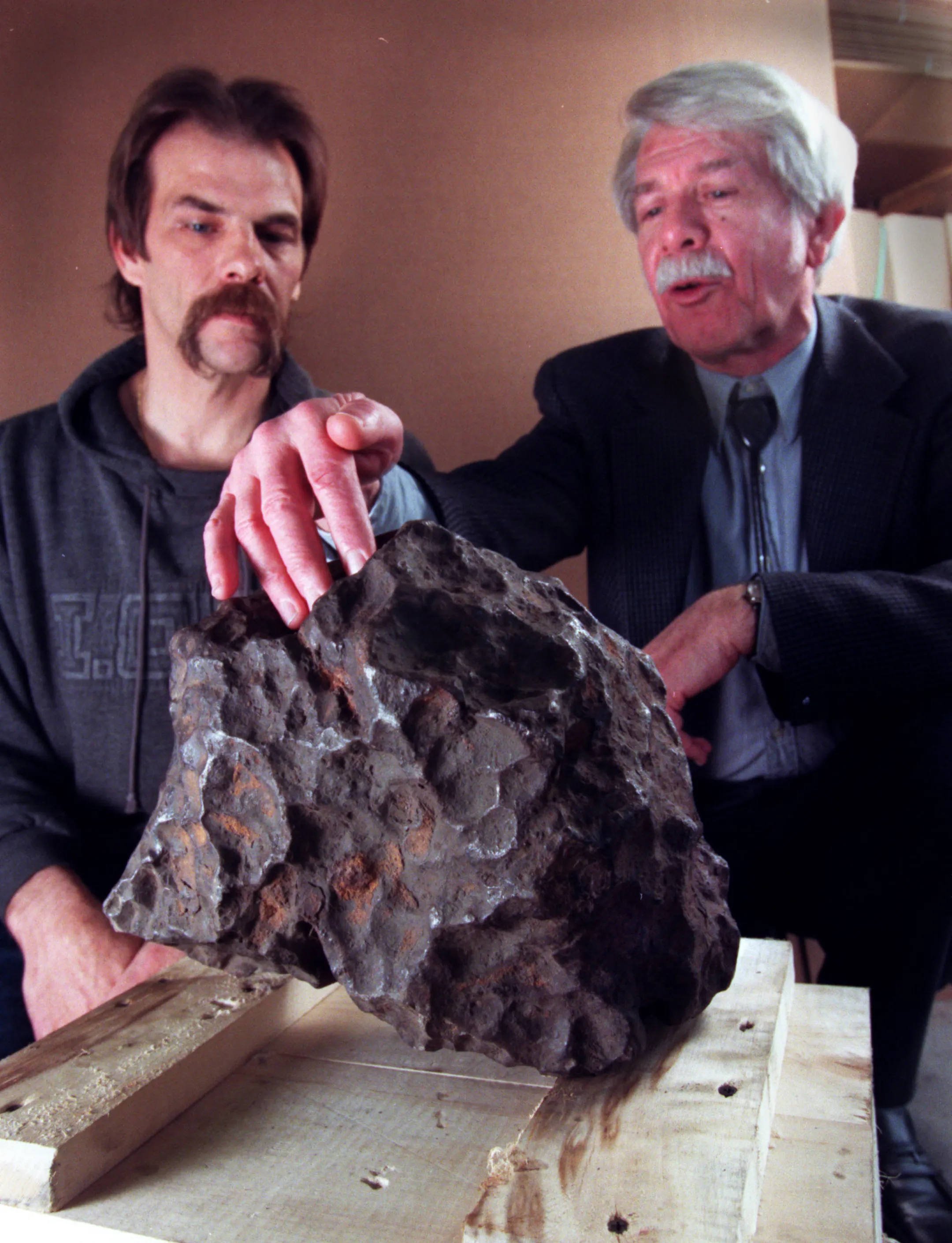 MR-Board29 ビデオボード Meteor_II 750-0203 What was the largest meteorite ever to hit Minnesota?