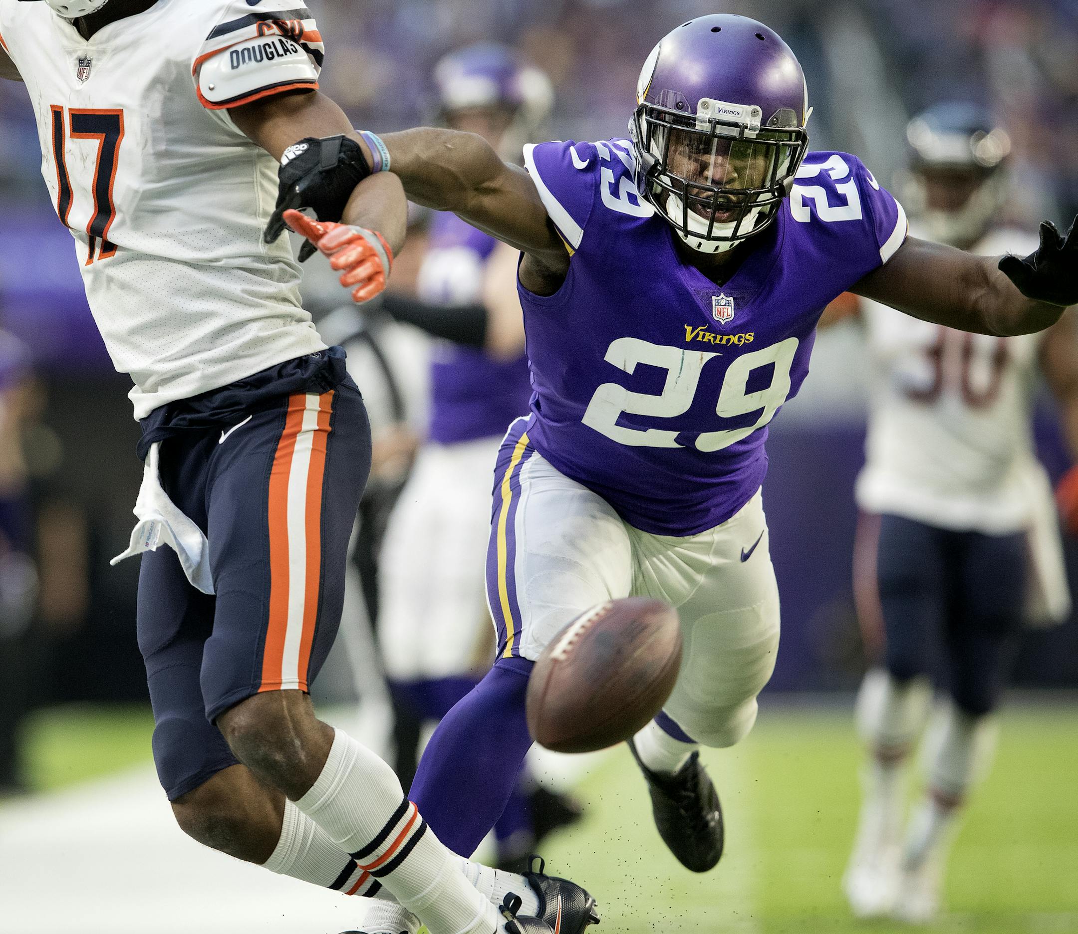 Xavier Rhodes (29) was called for pass interference on Dontrelle Inman (17) in the fourth quarter. ] CARLOS GONZALEZ ï cgonzalez@startribune.com - December 31, 2017, Minneapolis, MN, US Bank Stadium, NFL, Minnesota Vikings vs. Chicago Bears