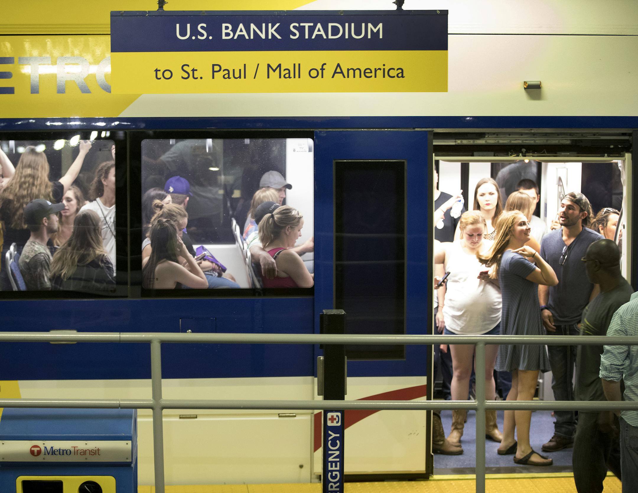 The light rail filled up after a Luke Bryan concert at US Bank Stadium on Friday night. ] CARLOS GONZALEZ cgonzalez@startribune.com - August 19, 2016, Minneapolis, MN, First Concert at US Bank Stadium, Dustin Lynch, Little Big Town, Luke Bryan