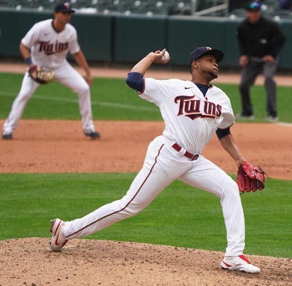 Twins bullpen woes continue as three relievers get rocked in Chicago