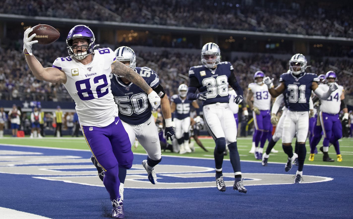 Minnesota Vikings tight end Kyle Rudolph (82) caught a first quarter touchdown over Dallas Cowboys outside linebacker Sean Lee (50) AT&T Stadium.] Jerry Holt &#x2022; Jerry.holt@startribune.com The Dallas Cowboys hosted the Minnesota Vikings at AT&T Stadium Sunday Nov.10, 2019. in Minneapolis, MN. Jerry Holt