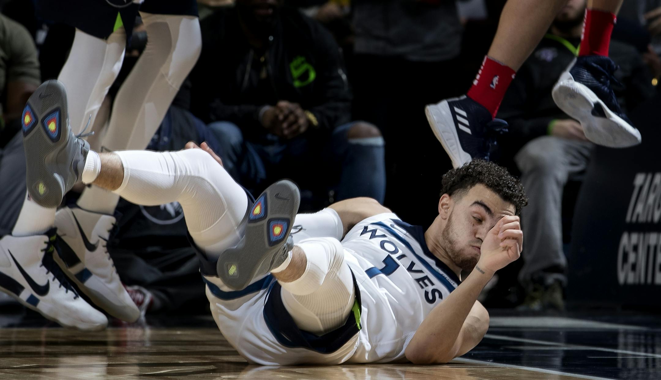 Tyus Jones (1) attempted to draw a charging foul in the second quarter but was unsuccessful.