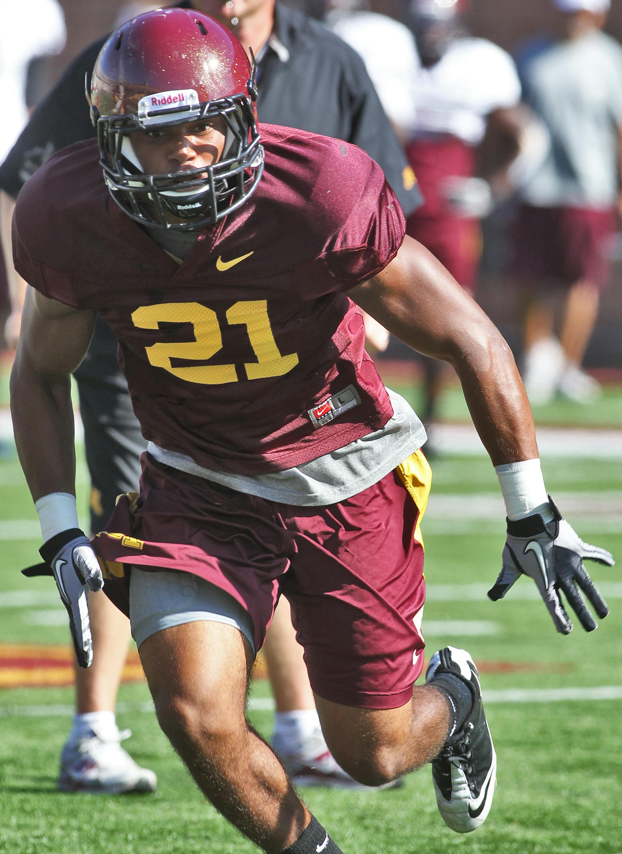 Gophers Football practice - a look at defensive backs. Brock Vereen ran drills. (MARLIN LEVISON/STARTRIBUNE(mlevison@startribune.com (cq program) ORG XMIT: MIN1208181651401220