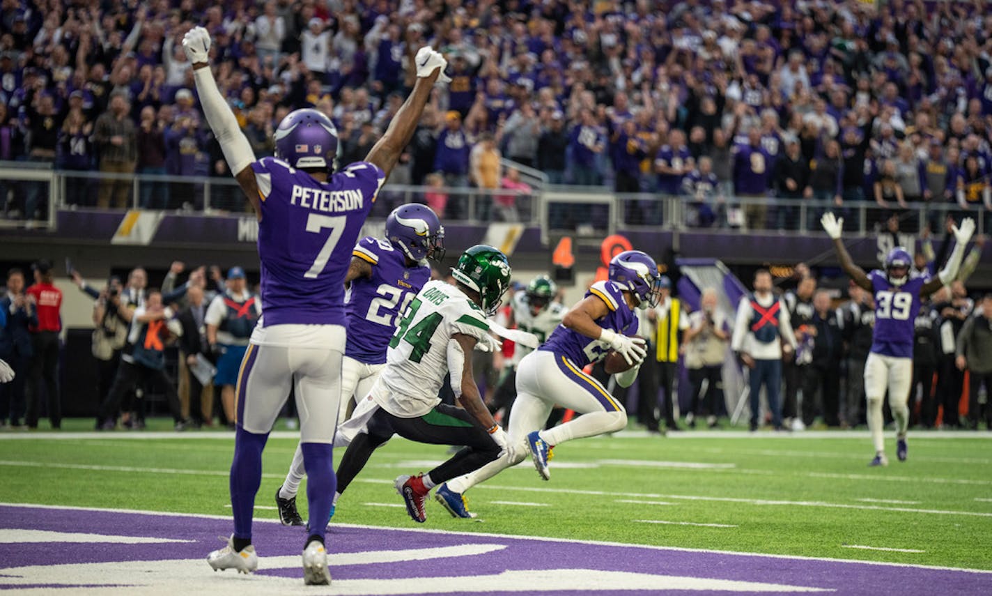 Vikings safety Camryn Bynum (24) intercepted a pass to end Sunday's game.