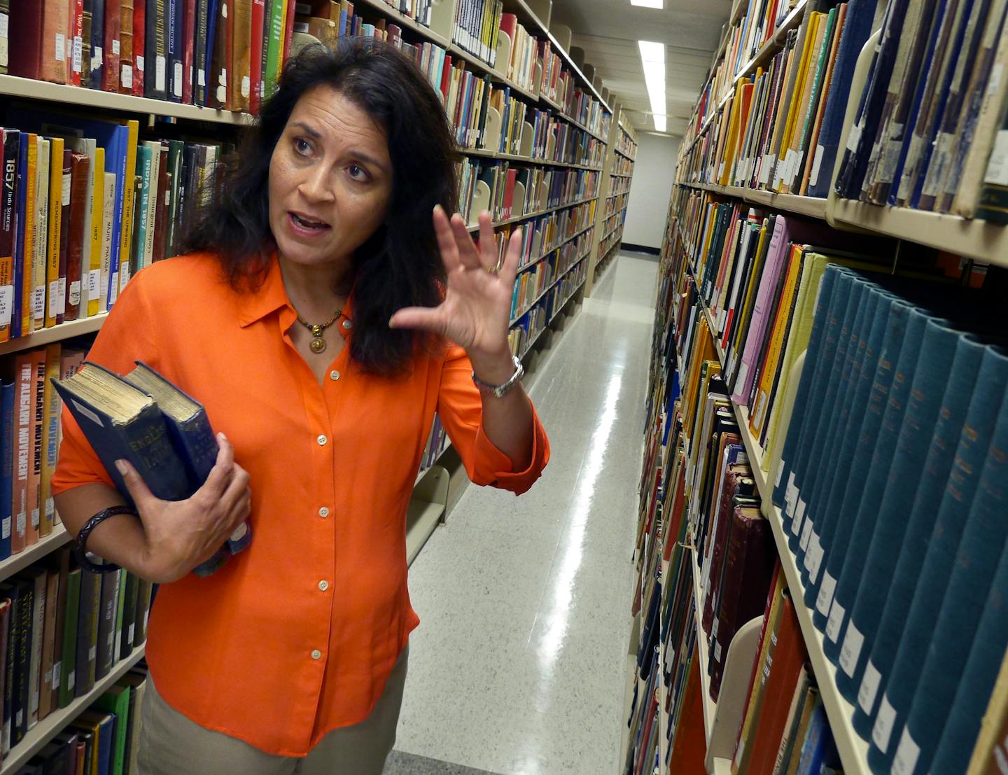 When author Sujata Massey decided to write a historical novel set in India, she headed to Minnesota, home to the Ames Library of South Asia, one of the best resources on Indian history, and one of the easiest to access that information in the world. ] Tom Wallace &#x201a;&#xc4;&#xa2; twallace@startribune.com ASSIGNMENT #20030348A __ #MAGIC SAXO/SLUG #842494 Library082013 __ EXTRA INFO: When author Sujata Massey decided to write a historical novel set in India, she headed to Minnesota, home to th