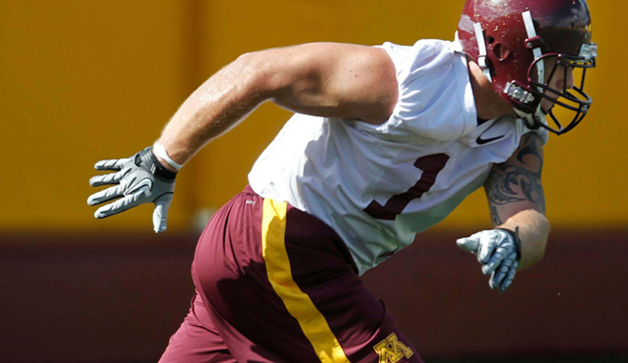 On Bierman Field on the U of M campus on August 9, 2011, Gophers football player LB Brendan Beal(1) went through some drills during the second day of practice . ] (Richard Tsong-Taatarii/rtsongtaatarii @startribune.com)