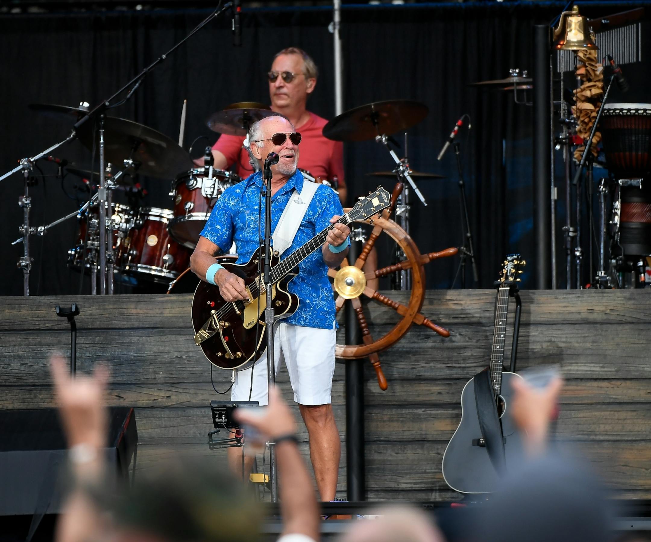 Jimmy Buffet performed Saturday night at target Field.