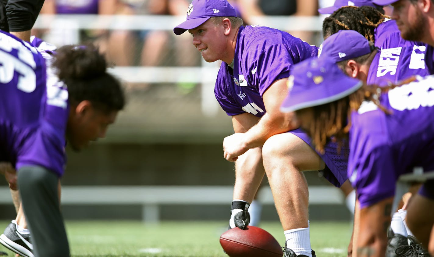 Minnesota Vikings center Pat Elflein (65) hiked the ball during practice at Minnesota State University Mankato Friday July 28, 2017 in Mankato , MN. ] JERRY HOLT &#xef; jerry.holt@startribune.com