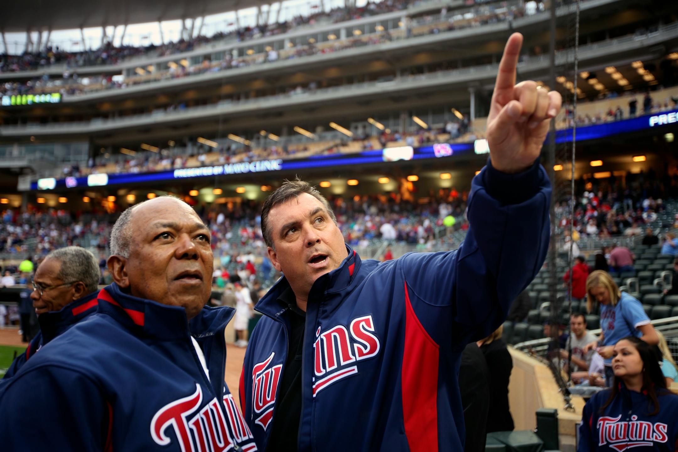 Twins greats Tony Oliva and Kent Hrbek
