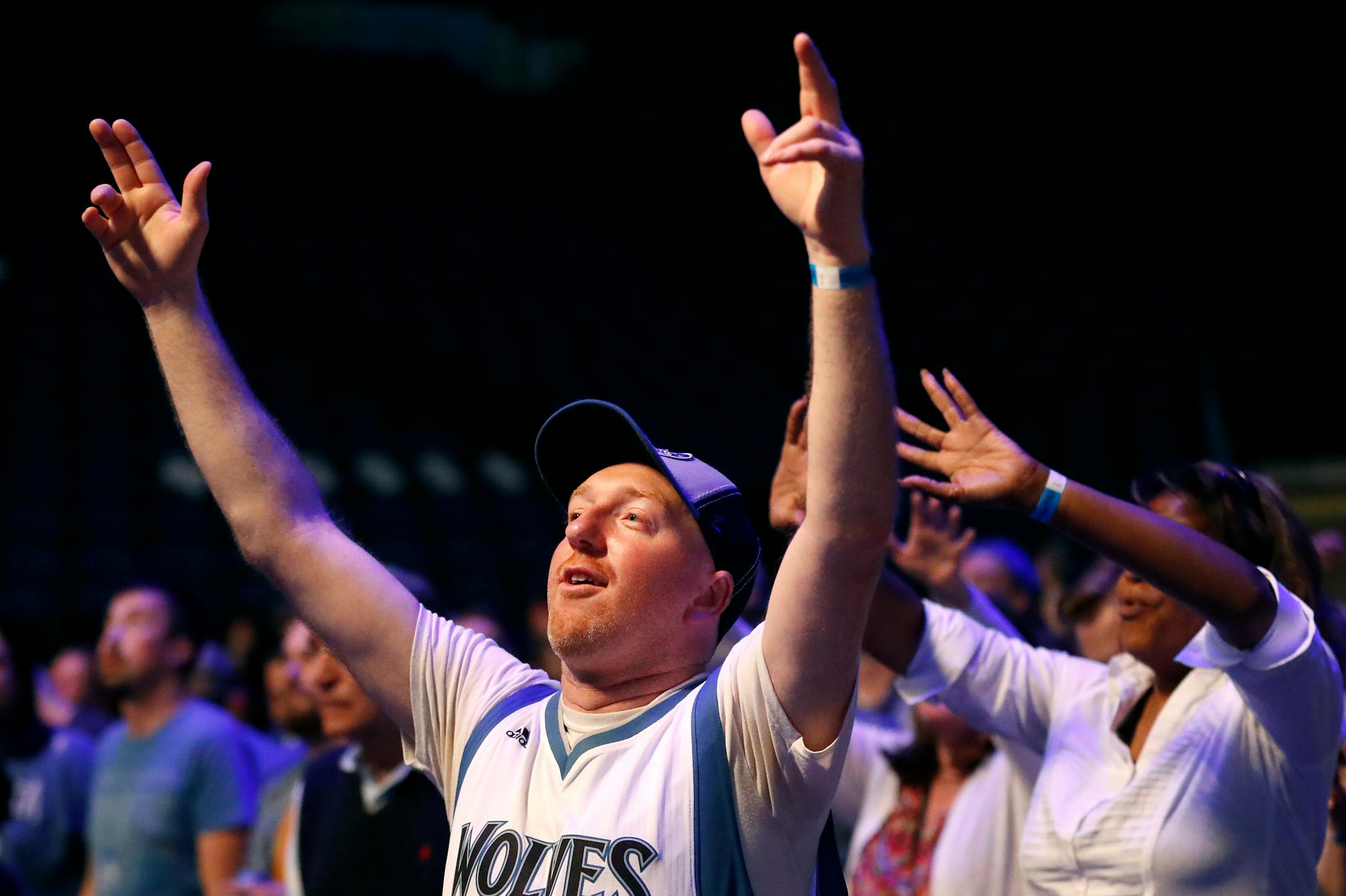 Fans celebrated after the Timberwolves selected Kris Dunn with fifth pick of the draft. ] CARLOS GONZALEZ cgonzalez@startribune.com - June 23, 2016, Minneapolis, MN, Target Center, NBA Draft Party, Minnesota Timberwolves