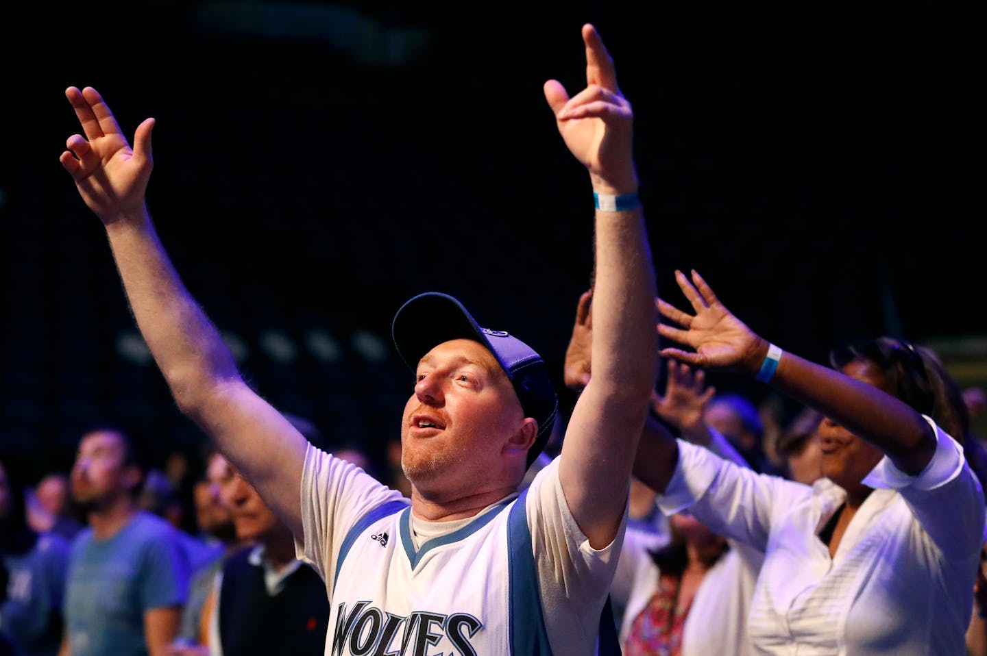 Fans celebrated after the Timberwolves selected Kris Dunn with fifth pick of the draft. ] CARLOS GONZALEZ cgonzalez@startribune.com - June 23, 2016, Minneapolis, MN, Target Center, NBA Draft Party, Minnesota Timberwolves