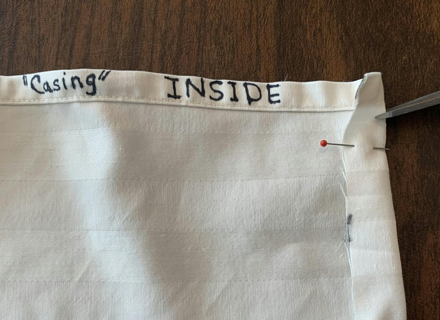 Step by step instructions to make your own no-sew mask to protect yourself from Covid-19.
Developed by Dr. Christian Schrock, a Twin Cities epidemiologist and infectious-disease consultant.
Photos by Mary Schrock