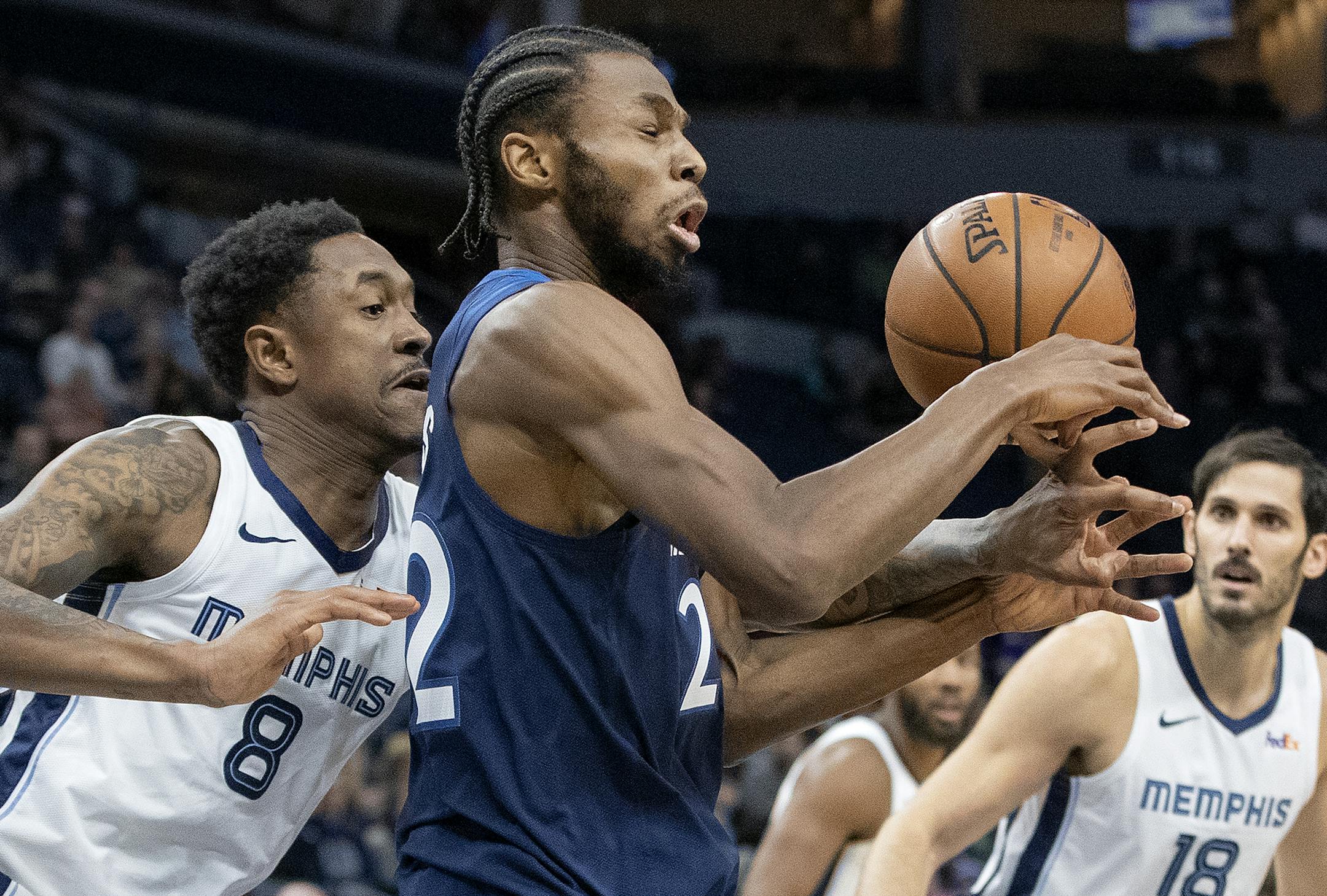 MarShon Brooks (8) defended Andrew Wiggins (22) in the first quarter. ] CARLOS GONZALEZ ï cgonzalez@startribune.com - November 18, 2018, Minneapolis, MN, Target Center, NBA, Basketball, Minnesota Timberwolves vs. Memphis Grizzlies