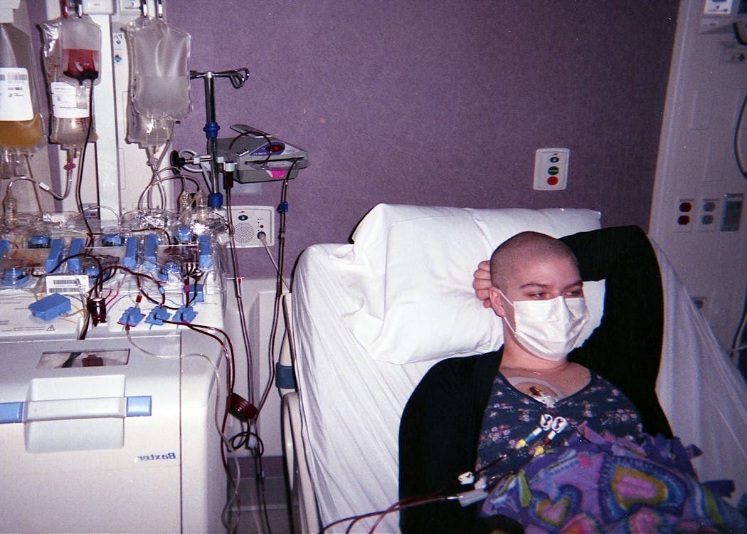 Taylor entered Mayo Clinic for a week of continuous chemotherapy treatment in the middle of the COVID-19 pandemic. This mix of chemicals was so potent that she had to remain in a sterile room and take pills every day that acted as her immune system. 