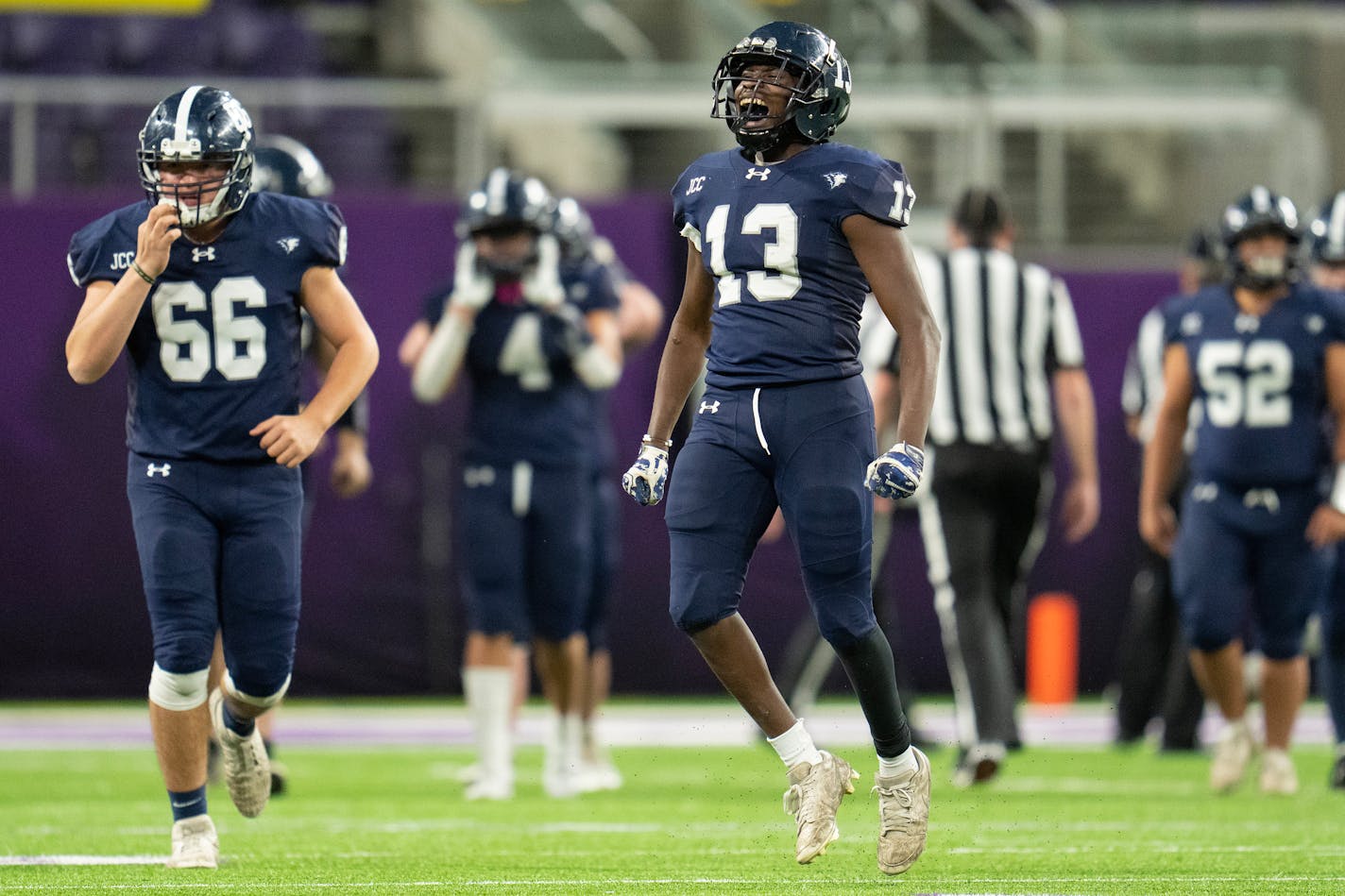 Live scores of Minnesota high school football Prep Bowl at U.S. Bank