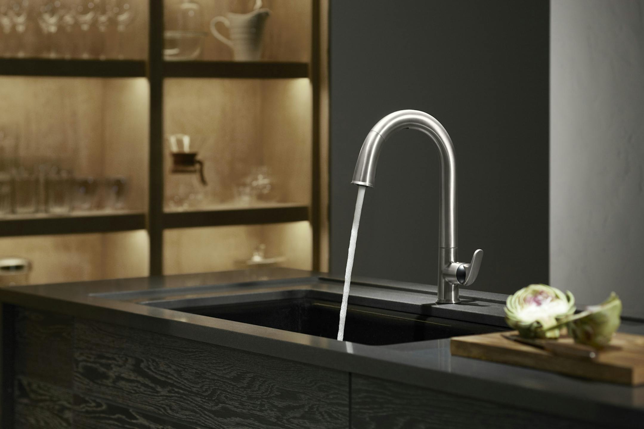 SH13D225PLUMBER April 29, 2013 -- Consumers are giving "touchless" kitchen faucets a big thumbs up. (SHNS photo courtesy Kohler)