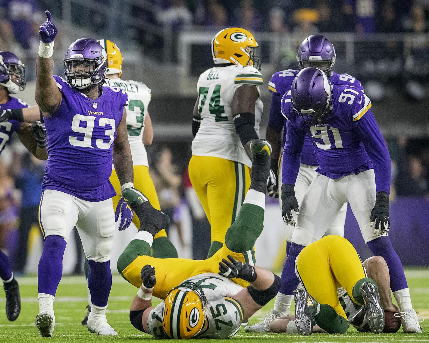 Sheldon Richardson celebrated after he sacked Aaron Rodgers in the fourth quarter. ] CARLOS GONZALEZ &#xef; cgonzalez@startribune.com &#xf1; Minneapolis, MN &#xf1; November 25, 2018, US Bank Stadium, NFL, Minnesota Vikings vs. Green Bay Packers,