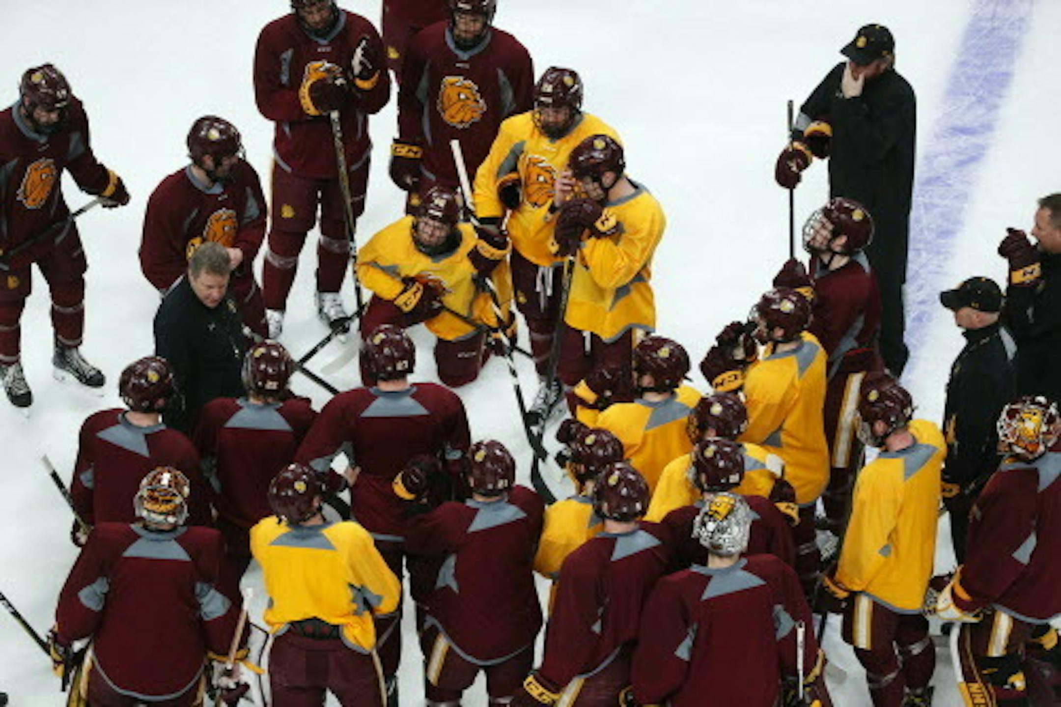 Minnesota Duluth head coach Scott Sandelin talked with his players during practice Wednesday morning. ] ANTHONY SOUFFLE ' anthony.souffle@startribune.com