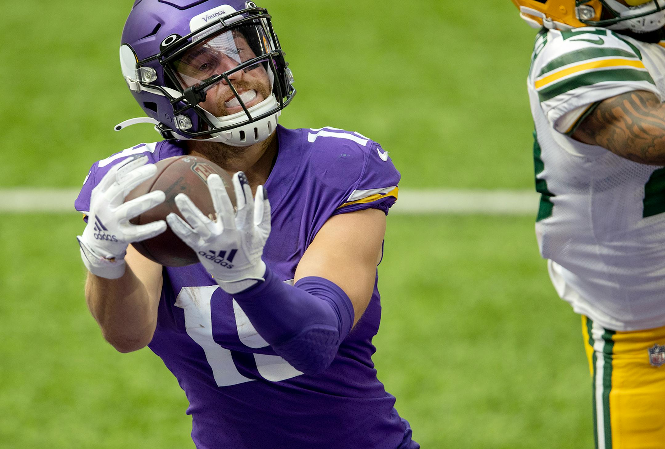 Minnesota Vikings Adam Thielen (19) caught a touchdown pass in the fourth quarter.