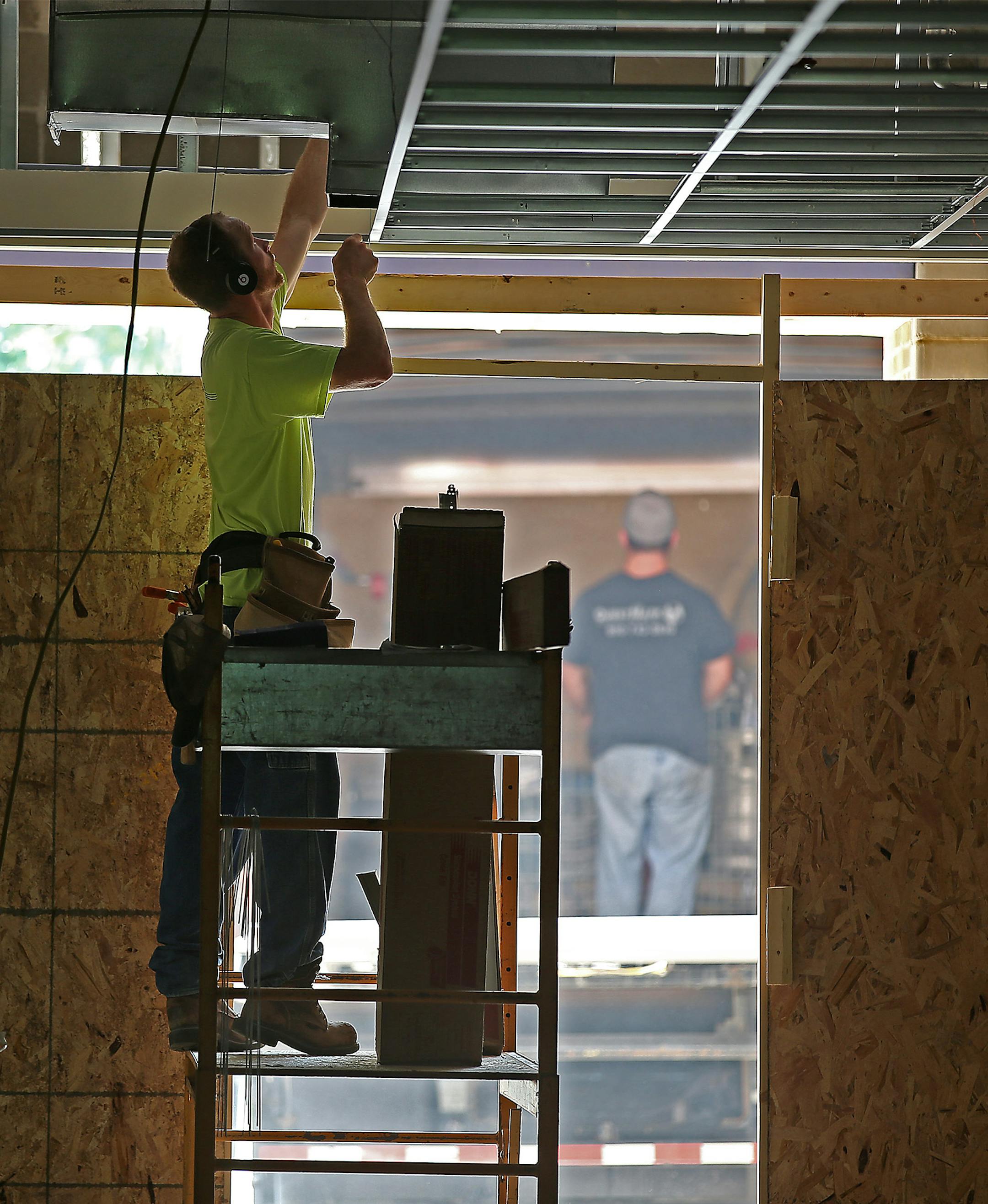 Work was underway at Sand Creek Elementary as they hurried to complete a 12,000-square-foot addition and renovations to the elementary school, Tuesday, August 5, 2014 in Coon Rapids, MN. ] (ELIZABETH FLORES/STAR TRIBUNE) ELIZABETH FLORES • eflores@startribune.com