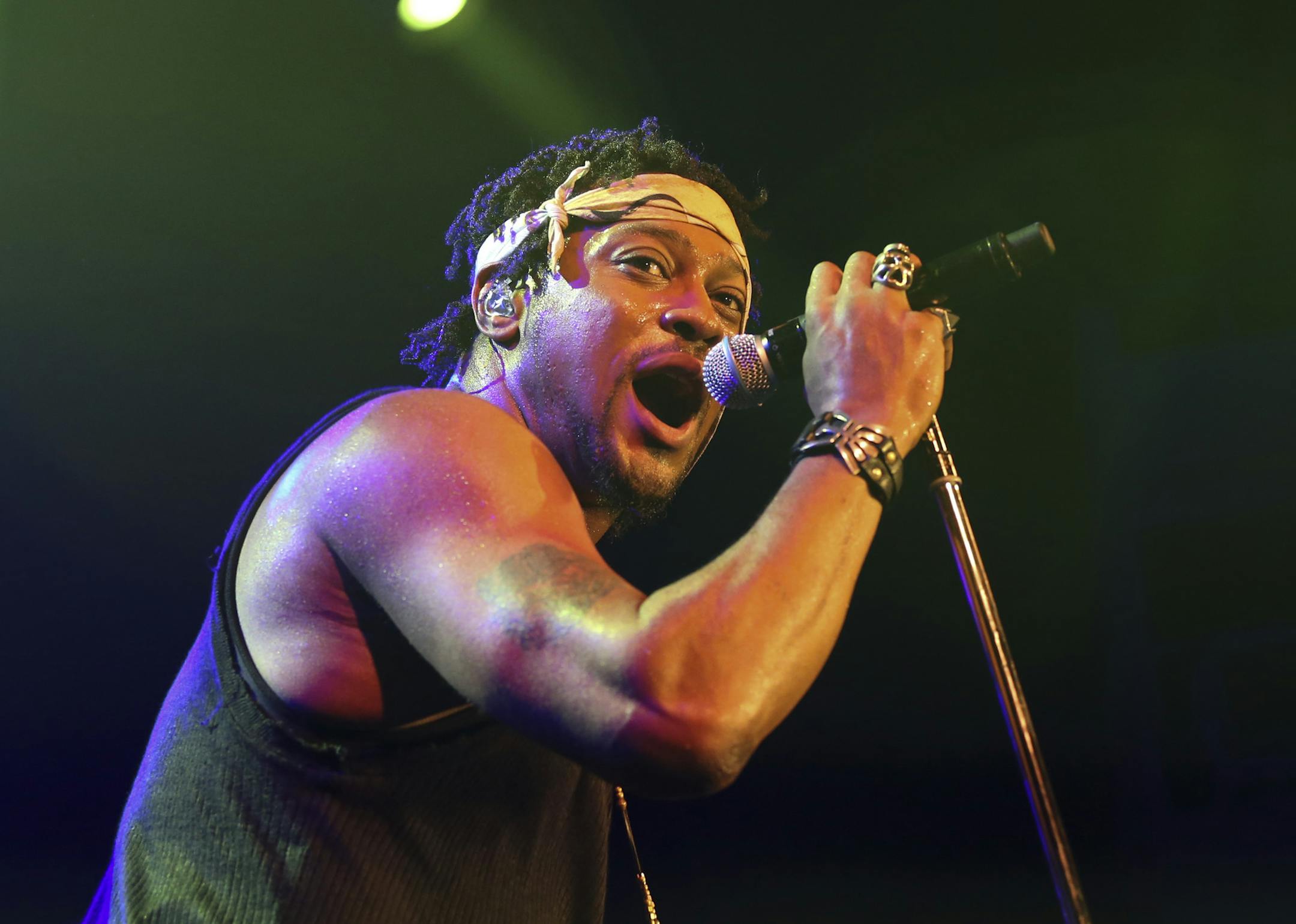 D'Angelo on the First Ave. stage Sunday night. ] JEFF WHEELER ï jeff.wheeler@startribune.com Reclusive R & B star D'Angelo played a sold out show Sunday night, September 6, 2015 at First Ave. in Minneapolis.