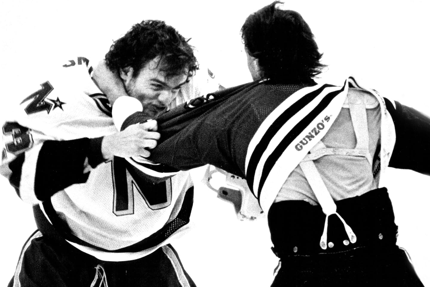 May 1, 1985 The North Stars&#x2019; Brian Bellows squared off with Chicago&#x2019;s Keith Brown