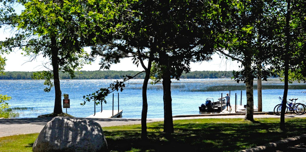 Father Hennepin State Park at the southeast corner of Lake Mille Lacs, photographed in 2007.