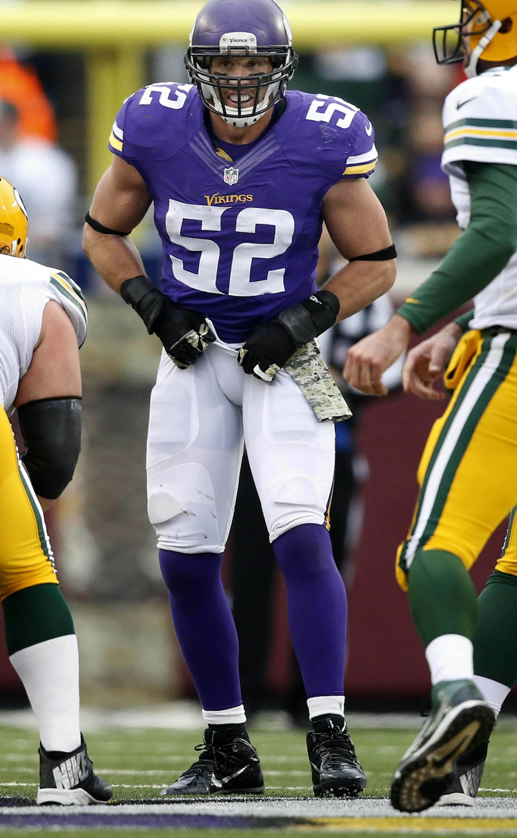 Minnesota Vikings Chad Greenway (52).
