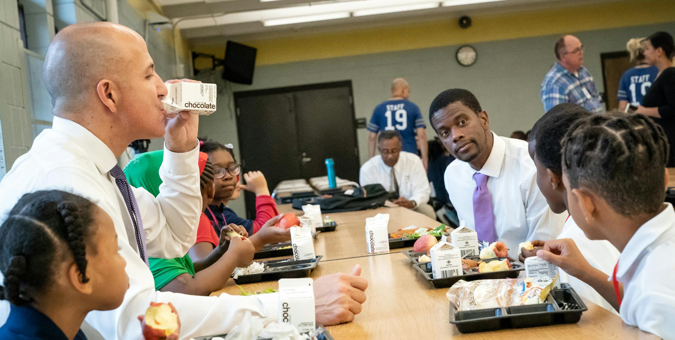 St. Paul Mayor Melvin Carter and Superintendent Joe Gothard had lunch with kids at Obama Elementary in St. Paul on the first day of school. They ate corn dogs and sweet potato along with fresh veggies from an all you can eat vegetable bar in the cafeteria. ] GLEN STUBBE ï glen.stubbe@startribune.com Tuesday, September 4, 2018 The Day After Labor Day is the First Day of School for most Minnesota school districts. Through a collection of vignettes gathered from around the state, we'll offer g