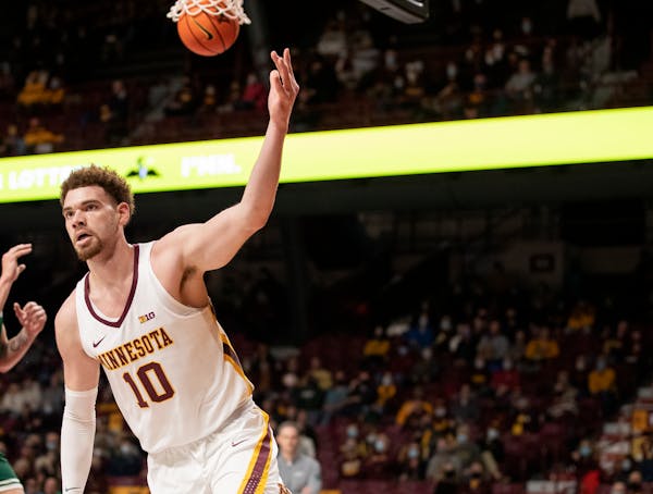 Slow to start, Gophers pull away in a big way over UW-Green Bay