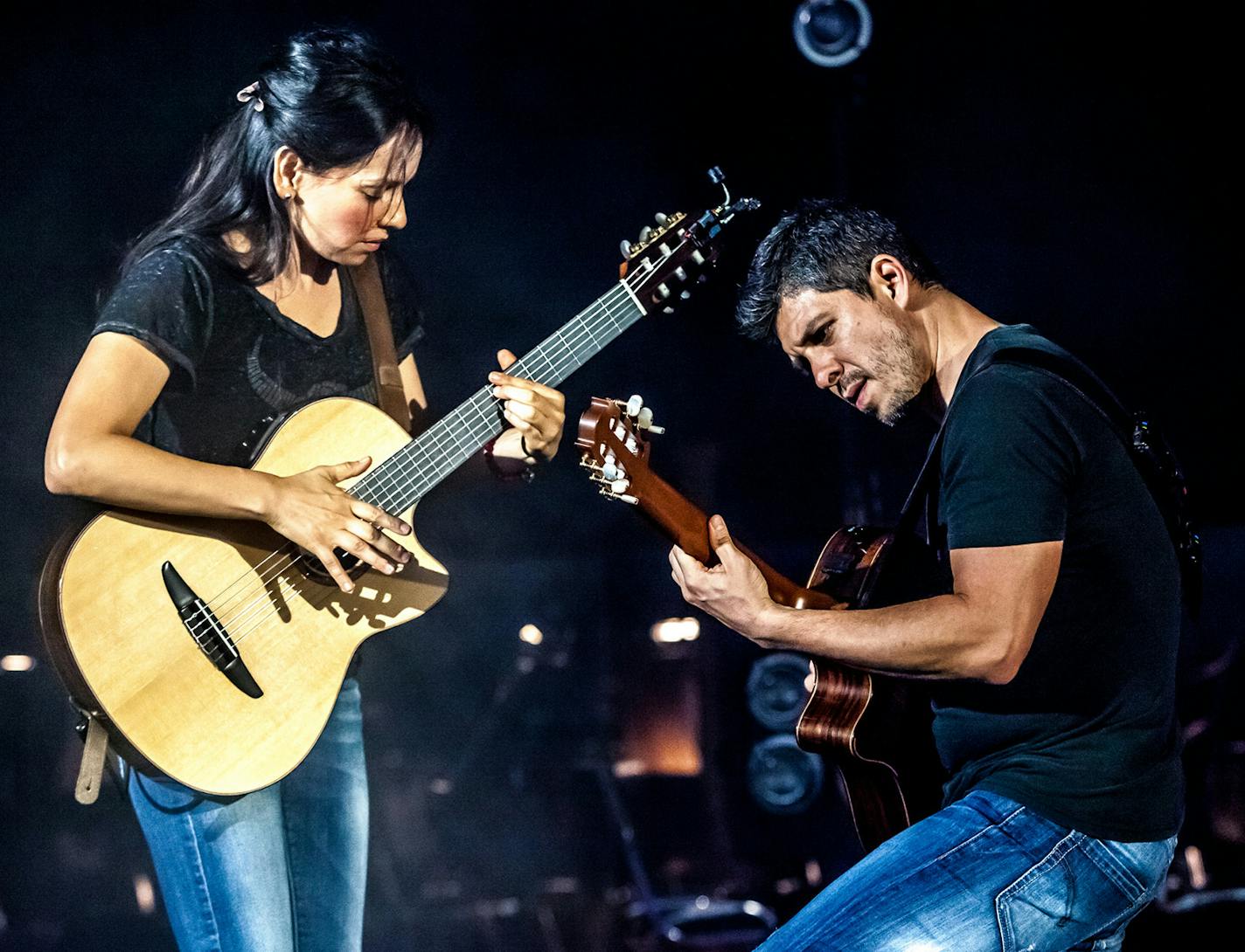 Photographer: Jim Mimna Rodrigo y Gabriela