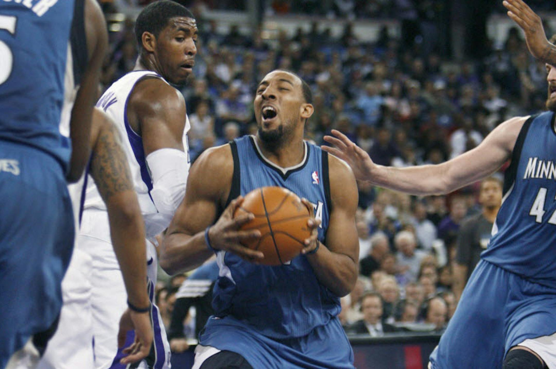 Wolves forward Derrick Williams drove into the lane against Sacramento's Jason Thompson.