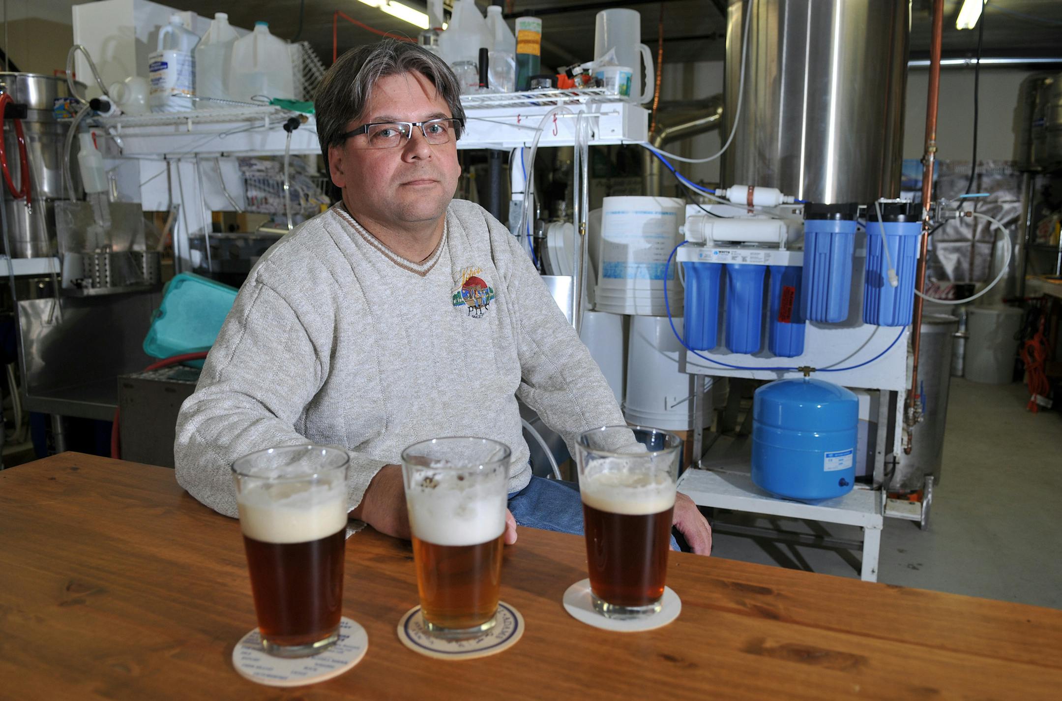 Dave Luskey is one of many longtime home brewers that are lookingg for a commercial micro-brewery site in the Shakopee area. ] (SPECIAL TO THE STAR TRIBUNE/BRE McGEE) **Dave Luskey (home brewer)