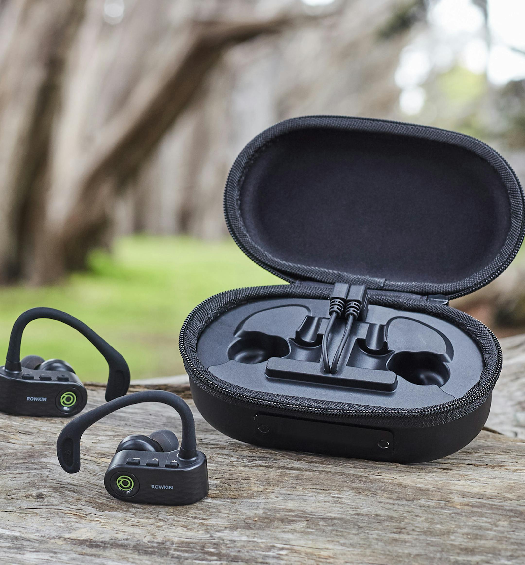 Rowkin Surge Charge with case (Rowkin) ORG XMIT: 1207776