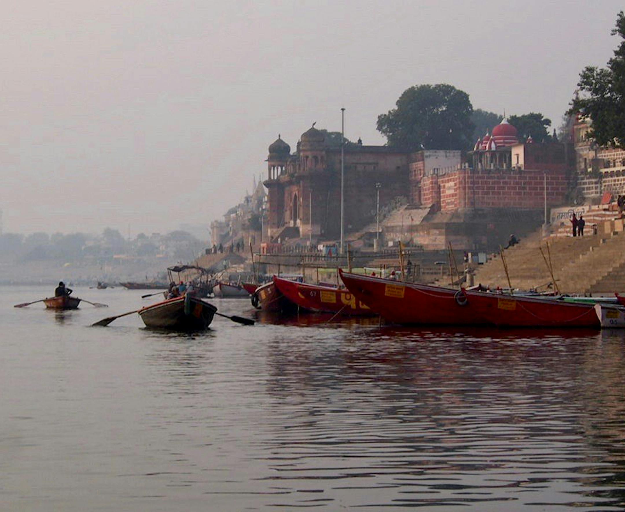 : Floyd Grabiel, 7510 Cahill Road, Edina, MN 55439
The Scene: Morning on the Ganga Ji (Ganges River) in Varanasi, India
Destination:
Of all the places we visited during our recent trip to India, Varanasi was my favorite for it was here that I began to experience India. Varanasi hosts crowded streets and markets, the craziest traffic, sounds and colors, religious meaning and diversity, history, and spirituality. I loved it.
As in Delhi and other places, the streets are full of traffic of all sort