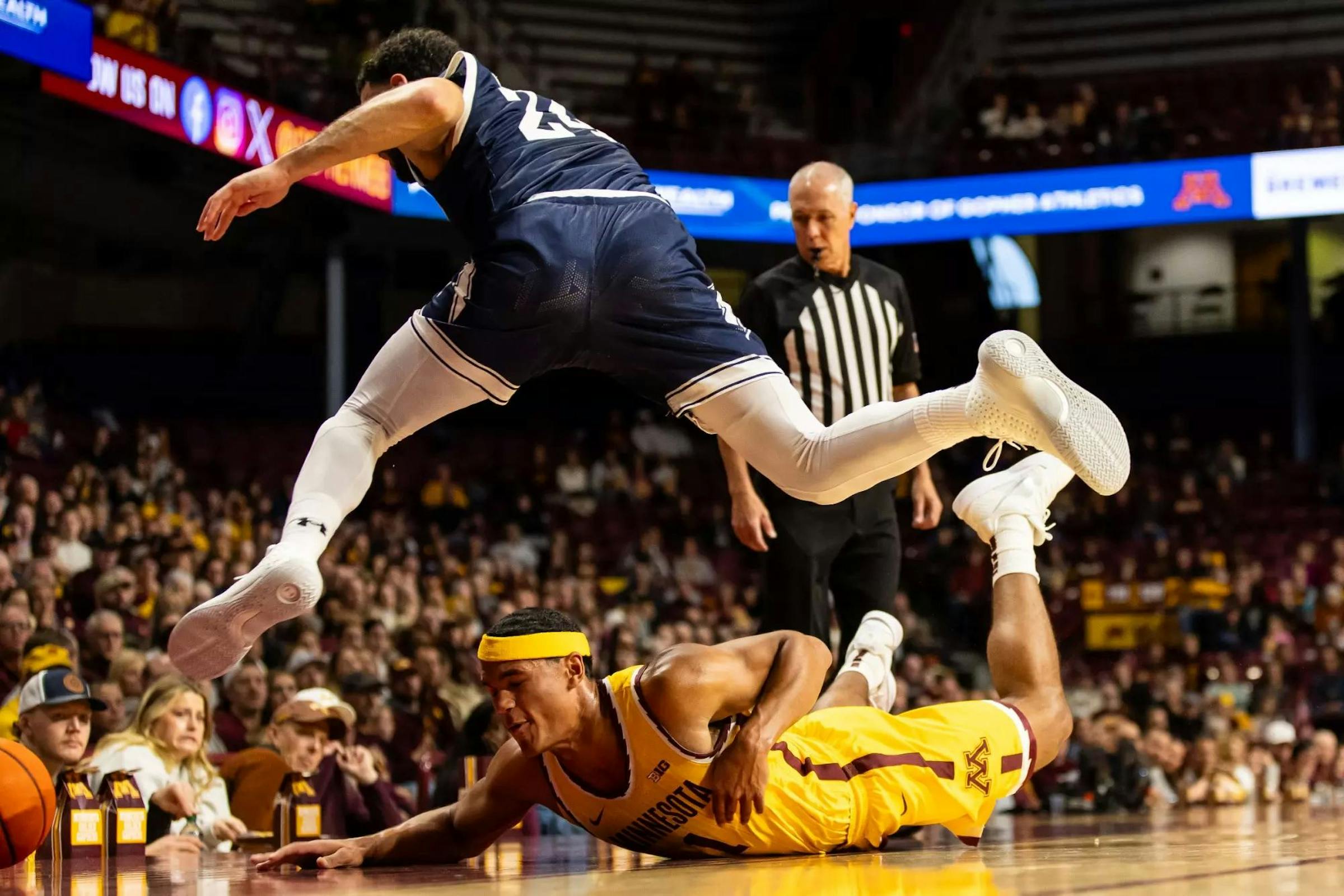 Gophers make men’s basketball rally past Yale