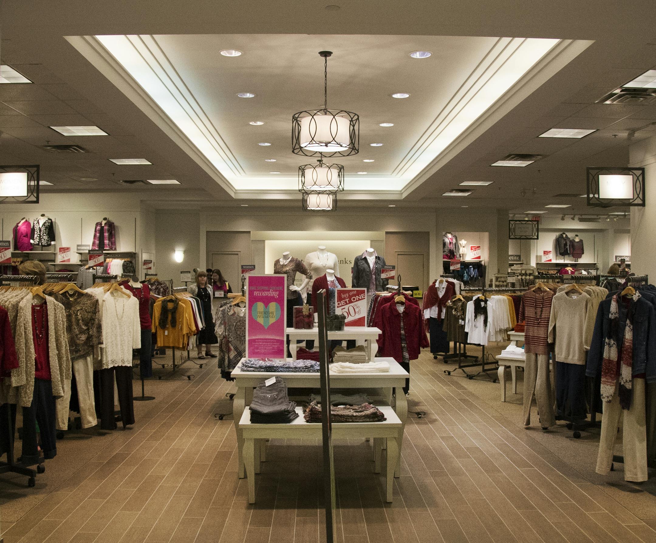 The Christopher & Banks store at the Mall of America. ] Christopher & Banks CEO LuAnn Via shows us around the retailer's newly-redesigned Mall of America store. The retailer, which is still in the midst of a turnaround, is putting all of its brands under one roof, including its plus-sizes. 237660 Christopher 20035789A (DAVID BREWSTER/STAR TRIBUNE)