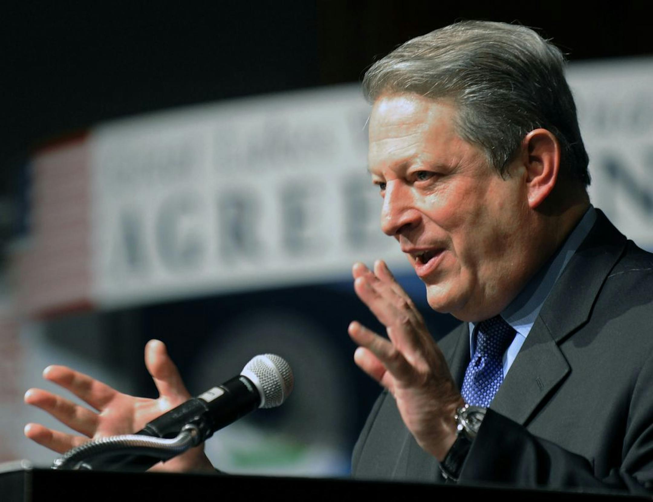 Former Vice President Al Gore speaks at Wayne State University, Thursday, Oct. 13, 2011 in Detroit. Former Vice President Al Gore linked climate change to a rash of environmental catastrophes Thursday, from floods in Pakistan to drought in Texas and rampant algae blooms sucking oxygen from Lake Erie. (AP Photo/Detroit News, David Coates) DETROIT FREE PRESS OUT