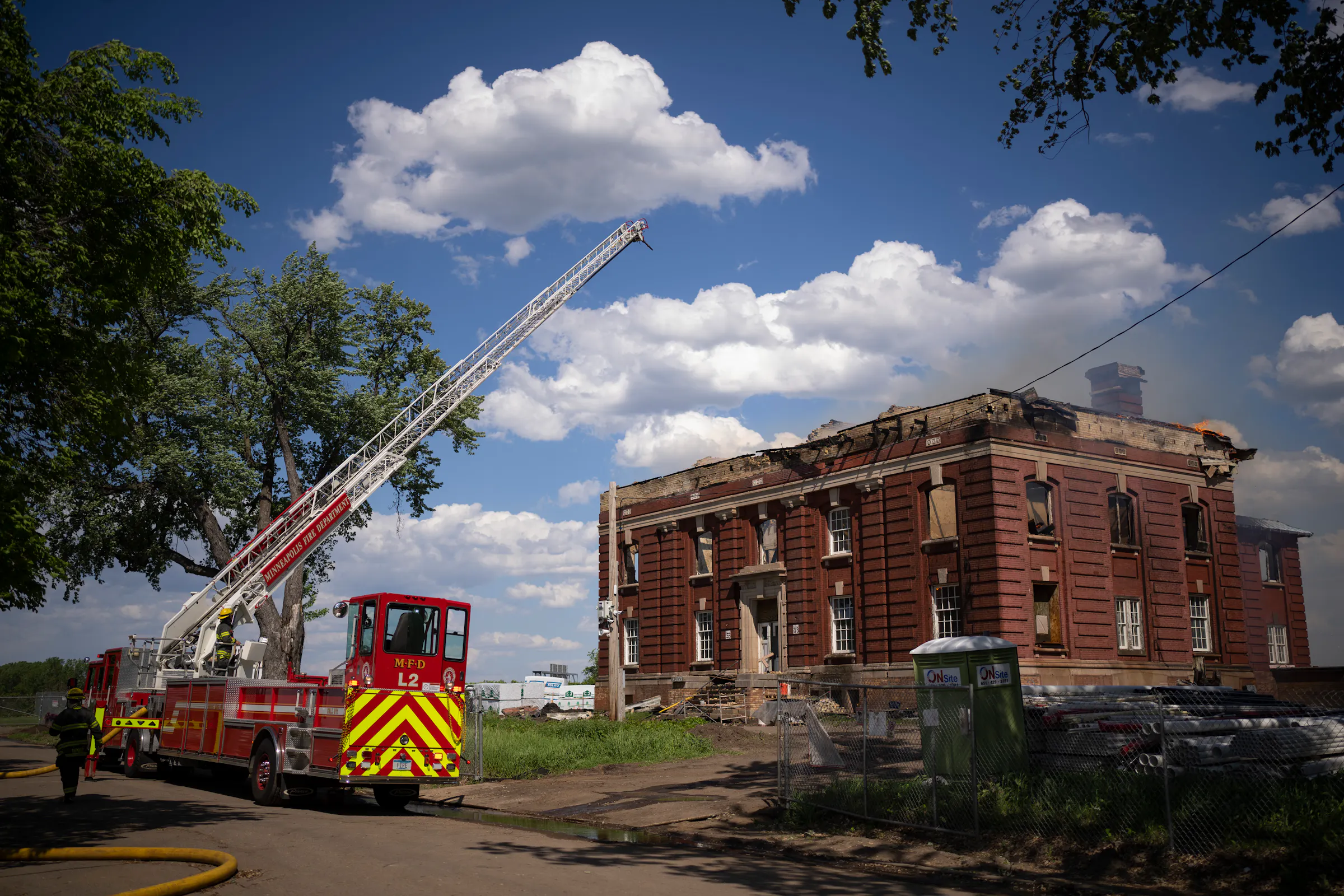 Firefighters extinguish fire at vacant Fort Snelling building