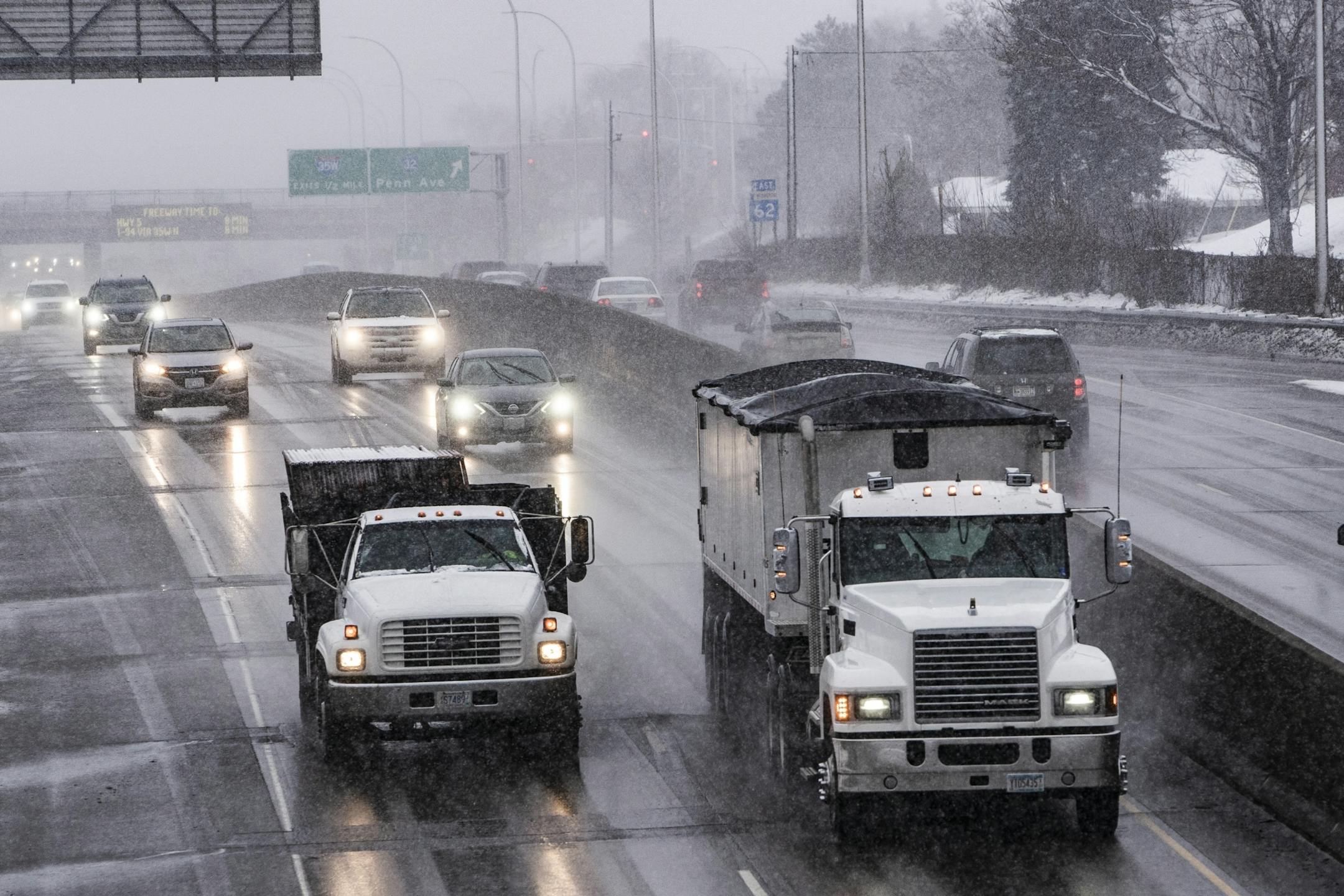 Traffic moved relatively well westbound on HWY 62 before the Penn Ave S overpass in Minneapolis during the rush hour commute.