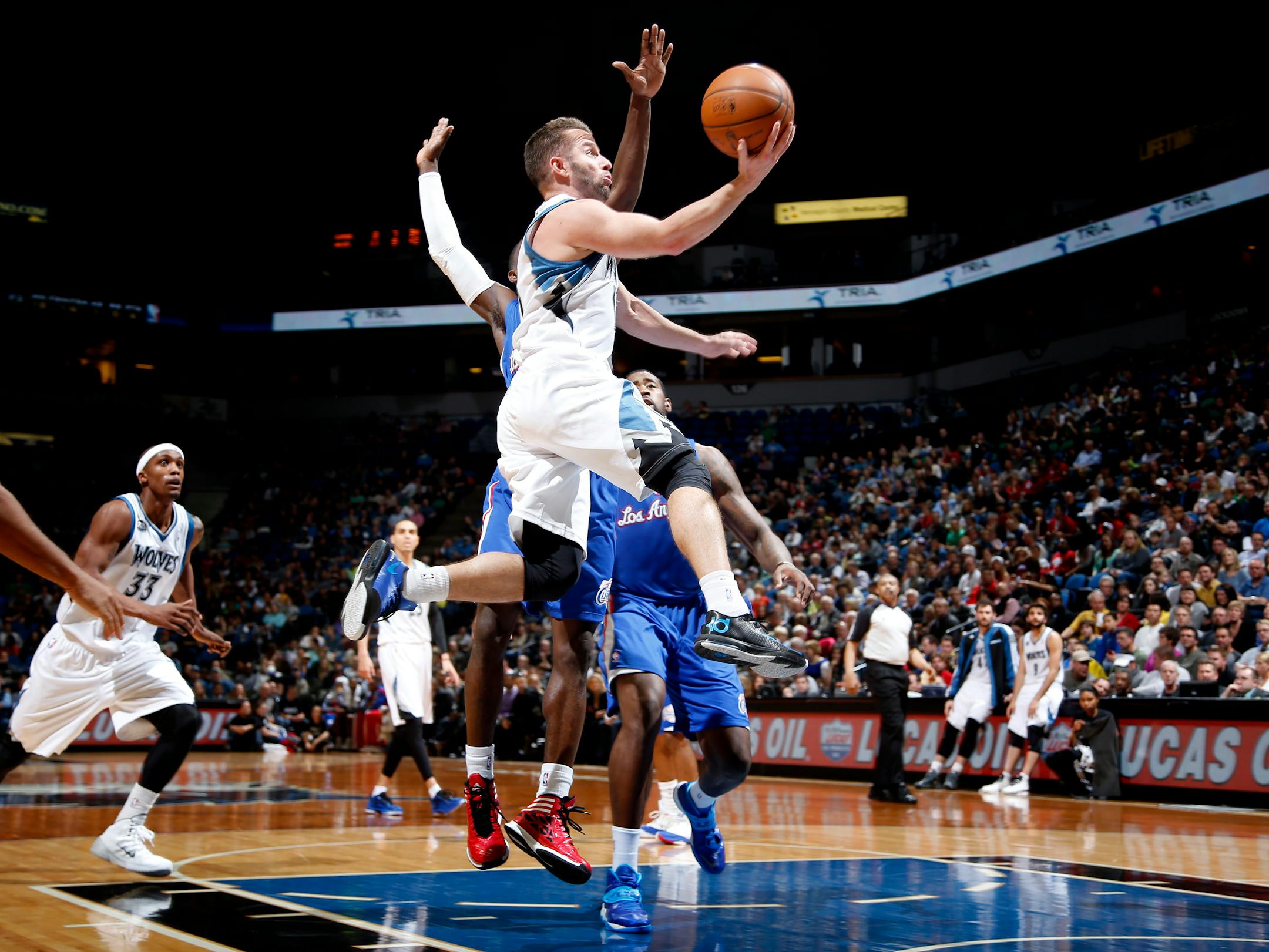 Minnesota's J.J Barea (11) attempted a shot in the second quarter.