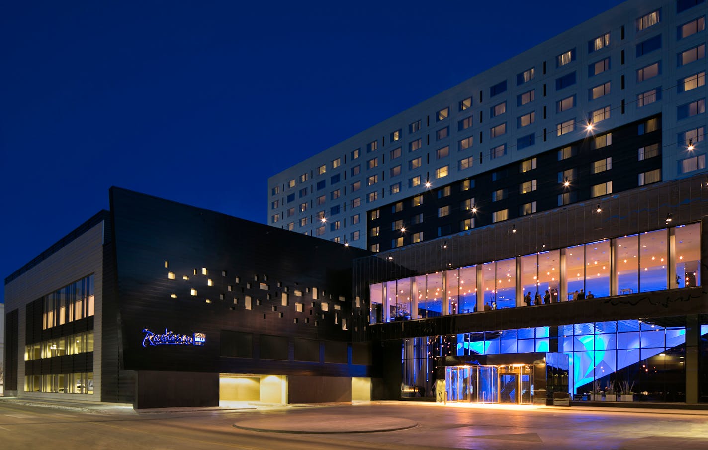 Radisson Blu Mall of America in Bloomington. With 47 hotels and just under 10,000 hotel rooms, Bloomington has about one-quarter of the rooms in the metro area