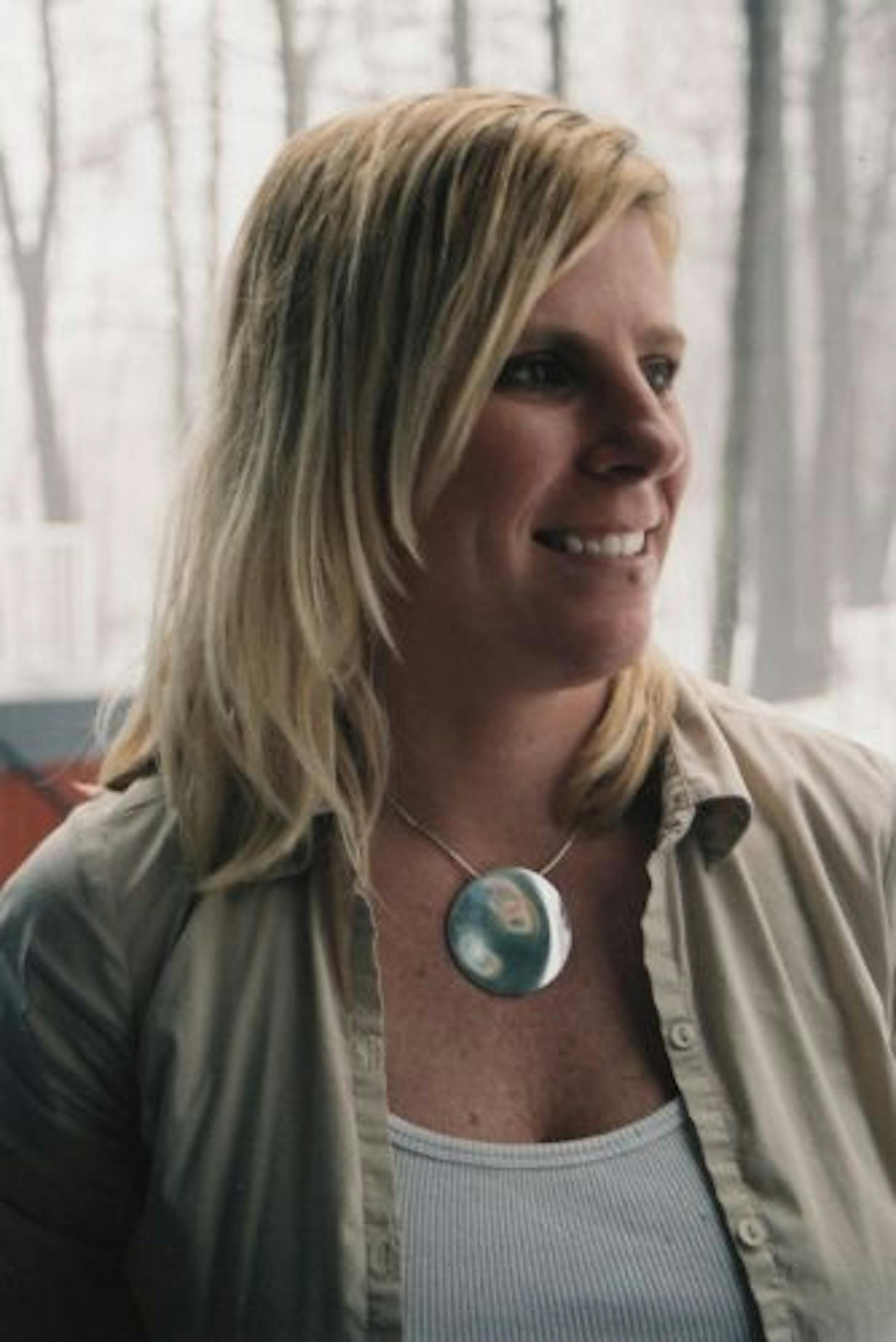 Operating out of her Tonka Bay home, Amy Palmer has built an $800,000 business out of sheetrocking, painting and wallpapering hotels and office buildings near and far.