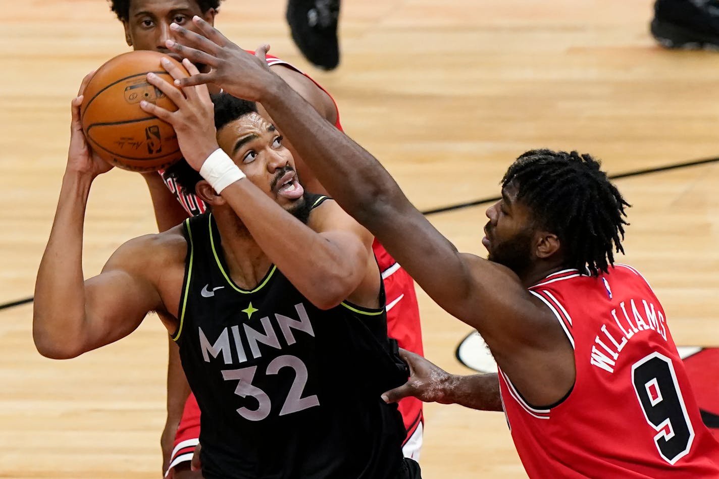 Timberwolves center Karl-Anthony Towns looks to the basket against Bulls forward Patrick Williams during the second half Wednesday.