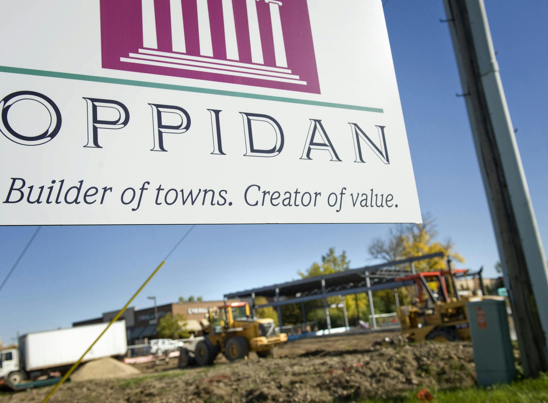 GLEN STUBBE ¬• gstubbe@startribune.com -- Thursday, September 30, 2010 -- Eden Prairie, Minn. -- ] This small strip mall developed by Oppidan Investment Co. will be called West 78th Marketplace in Eden Prairie. The builder on site is TCI Construction. ORG XMIT: MIN2013081612124525