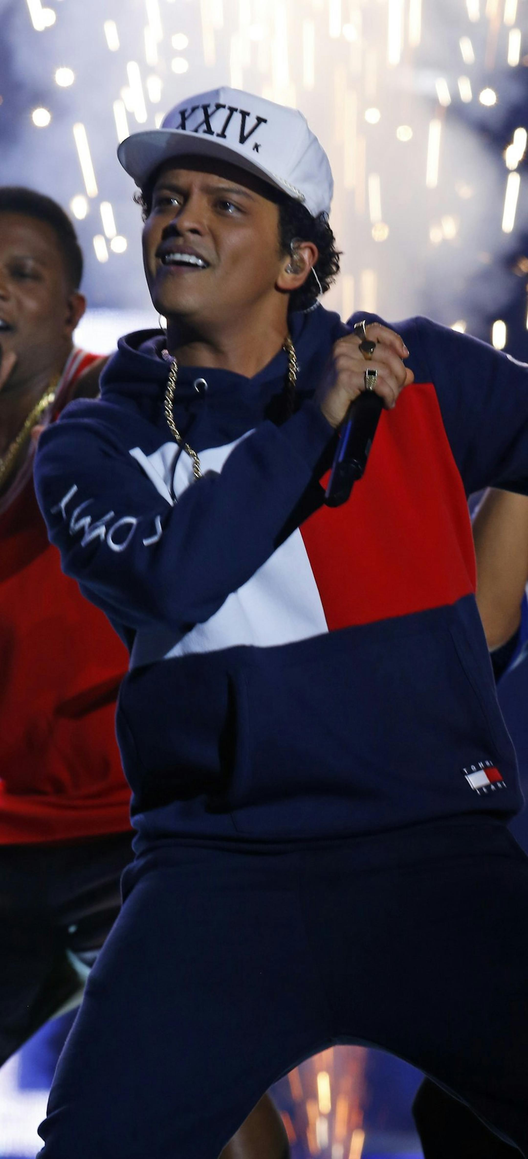 Bruno Mars performs during the MTV European Music Awards 2016, in Rotterdam, Netherlands, Sunday, Nov. 6, 2016. (AP Photo/Peter Dejong)